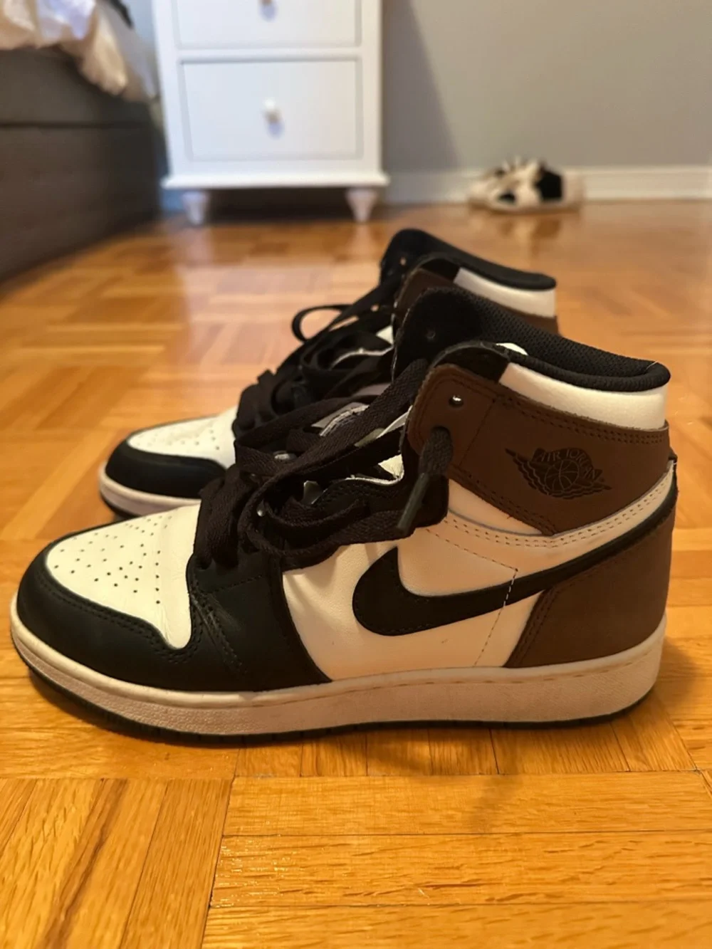 Nike High-Top Mocha jordan’s - Picture 3 of 4